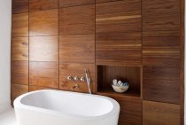 Wood-look bathroom design: 20 photos