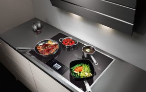 Connecting the oven and hob to the mains: using a power outlet