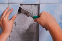 How to remove old tiles from bathroom walls