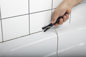 نصنع أرضية لكابينة الاستحمام بدون منصة نقالة