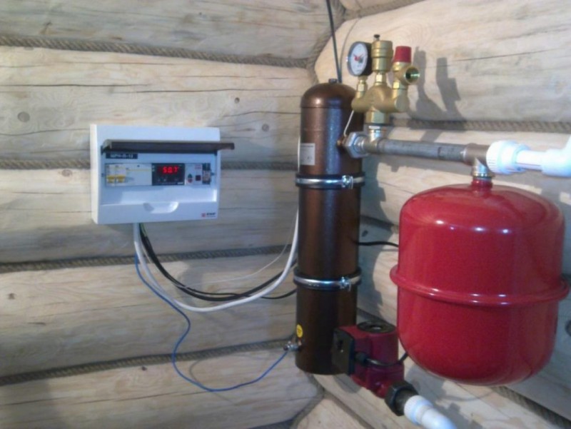 Arranjo de aquecimento com caldeiras inverter