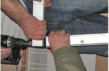 ليست هناك حاجة إلى مساعدة المتخصصين. كيفية تفكيك مقصورة الاستحمام بنفسك