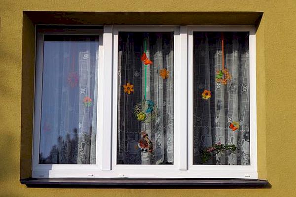 How to fix plastic windows so as not to blow