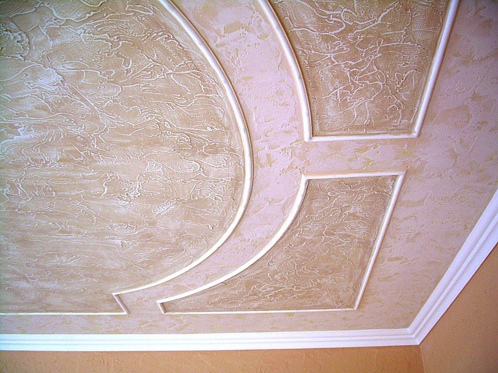 ceiling with decorative plaster