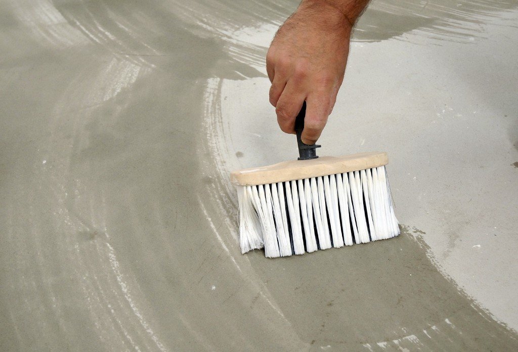 floor primer with a brush