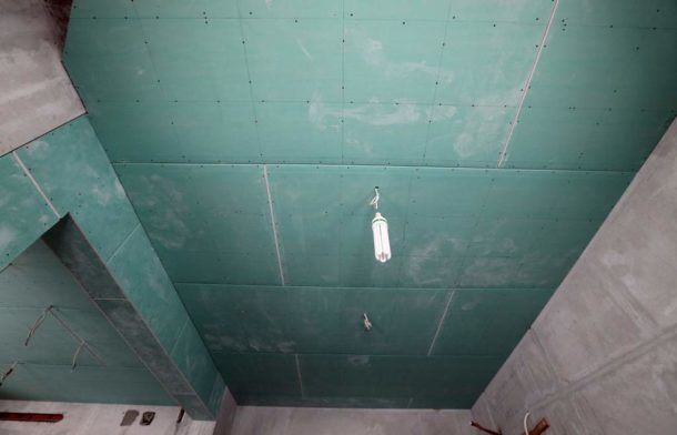 Following the instructions and advice of the masters when sheathing the ceiling is the key to success