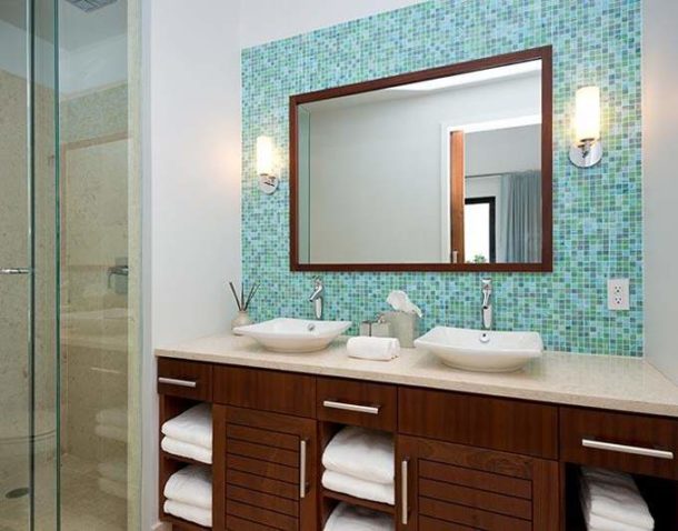 Another decoration option is the design of a mirror.