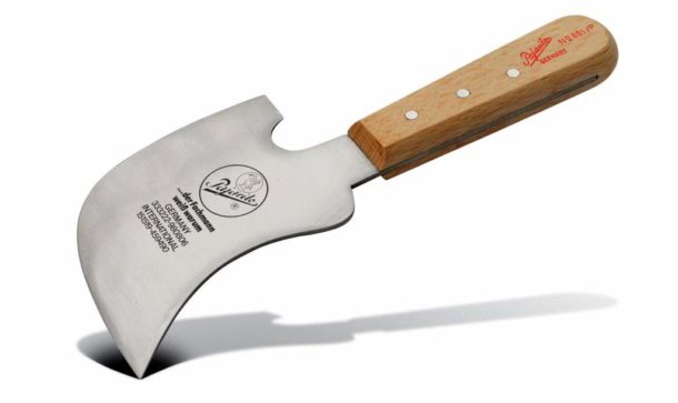 Special knife for removing the protruding part of the cord