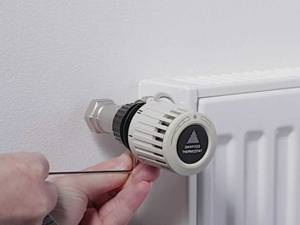 Install thermostat on radiators