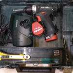 سائق المثقاب اللاسلكي Metabo PowerMaxx BS ، 10.8 V Li-ion 2x2 Ah