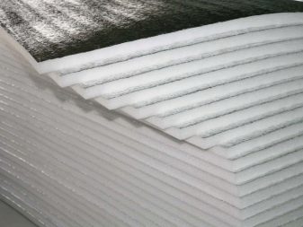 Foamed polyethylene for soundproofing and soundproofing