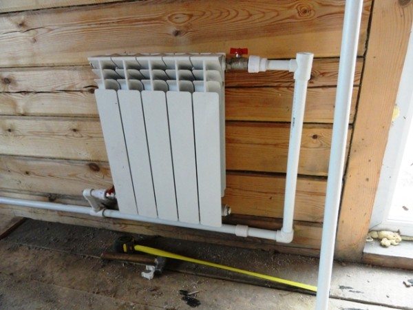 Bottom connection of heating radiators