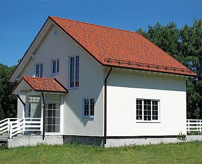 O design do telhado de uma casa de madeira apresenta o quadro e a instalação