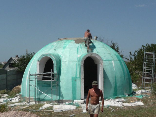 Μόνωση ξύλινου σπιτιού με αφρώδες πλαστικό