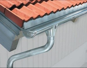 How to install gutters, if the roof is already covered, we install the gutters correctly with our own hands, choosing the appropriate option