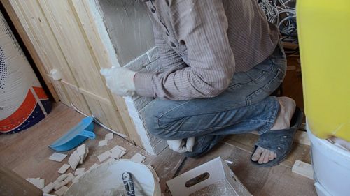 Възможно ли е да се поставят плочки в банята върху тухла без мазилка