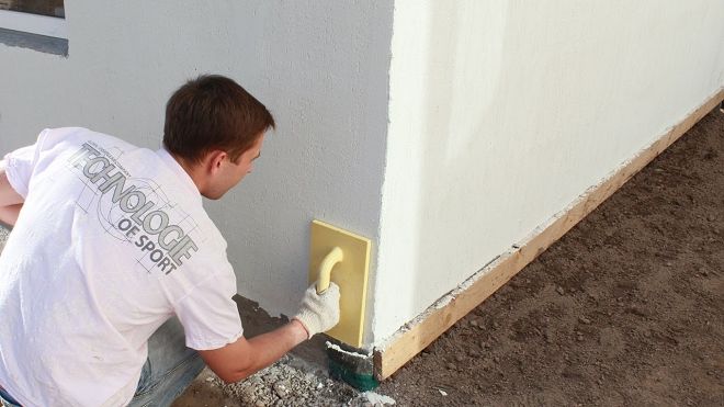 Como terminar corretamente a fachada em espuma usando gesso de fachada