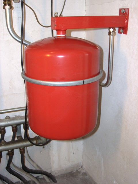 Expansion tank for water supply selection, installation