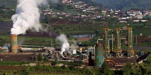 Quais são as vantagens ambientais de uma usina geotérmica sobre uma usina a carvão Indique duas vantagens