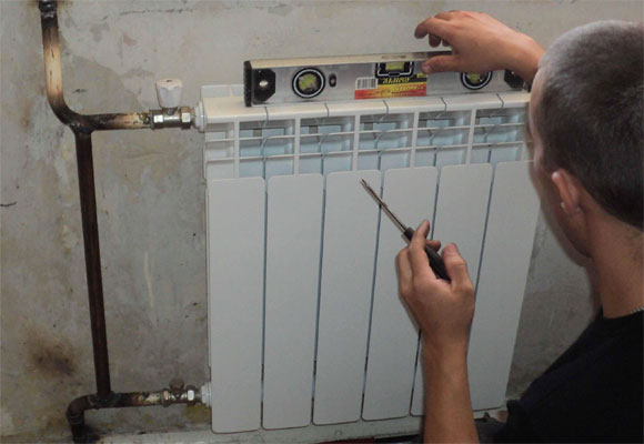 تركيب مشعات التدفئة ثنائية المعدن تركيب DIY ، فيديو
